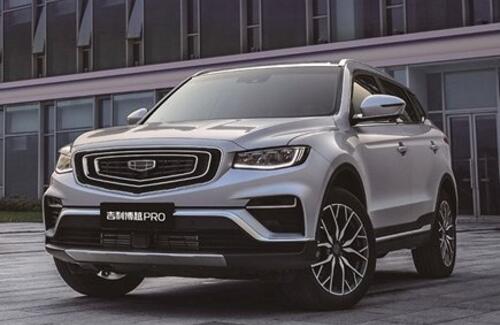 Geely Atlas Pro стал проще и дешевле